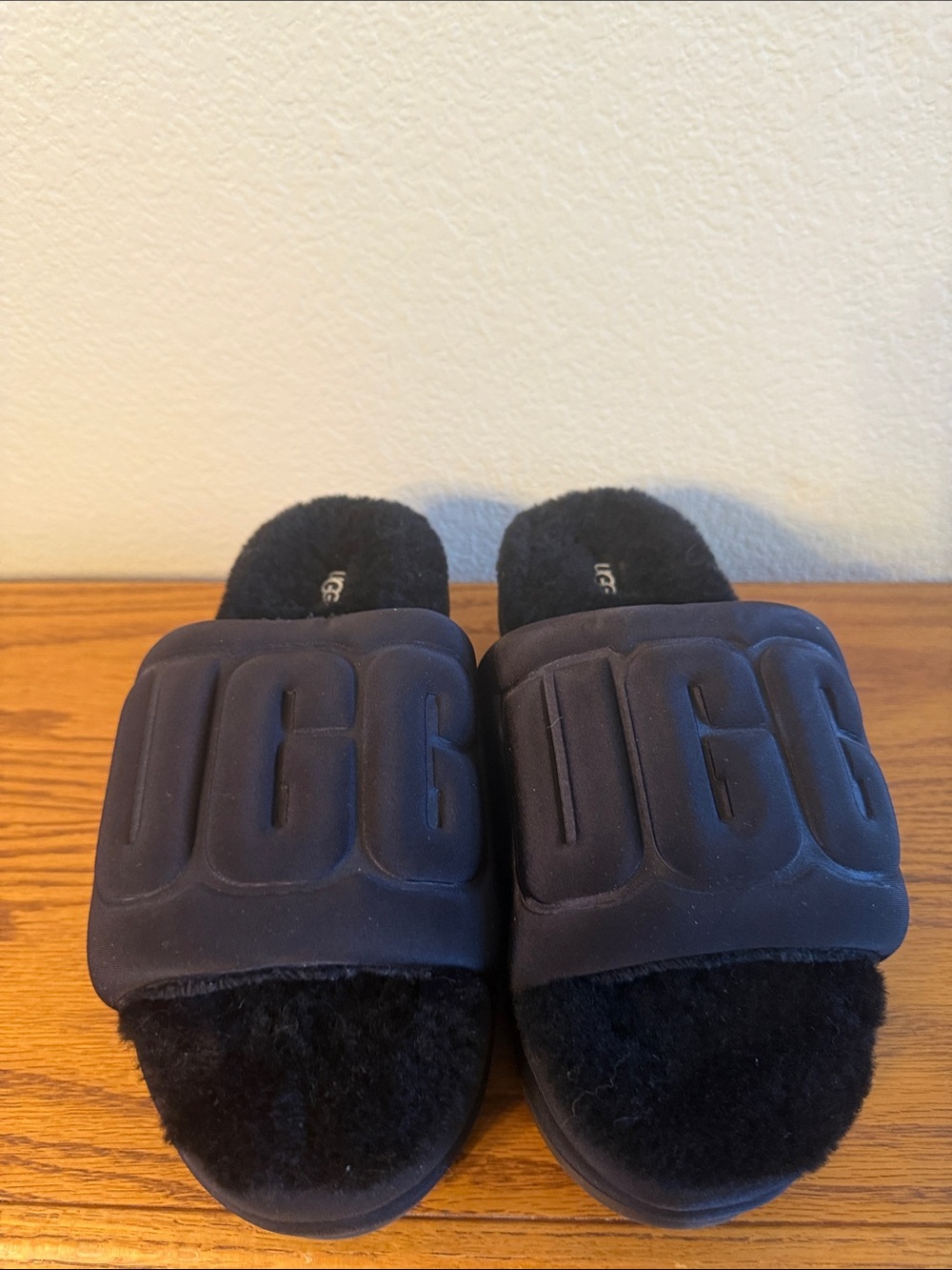 UGG Women's Maxi Graphic Slide.